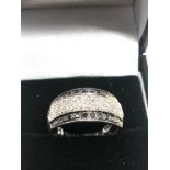 9ct white gold black & white diamond ring weight 3.3g 0.33ct diamonds