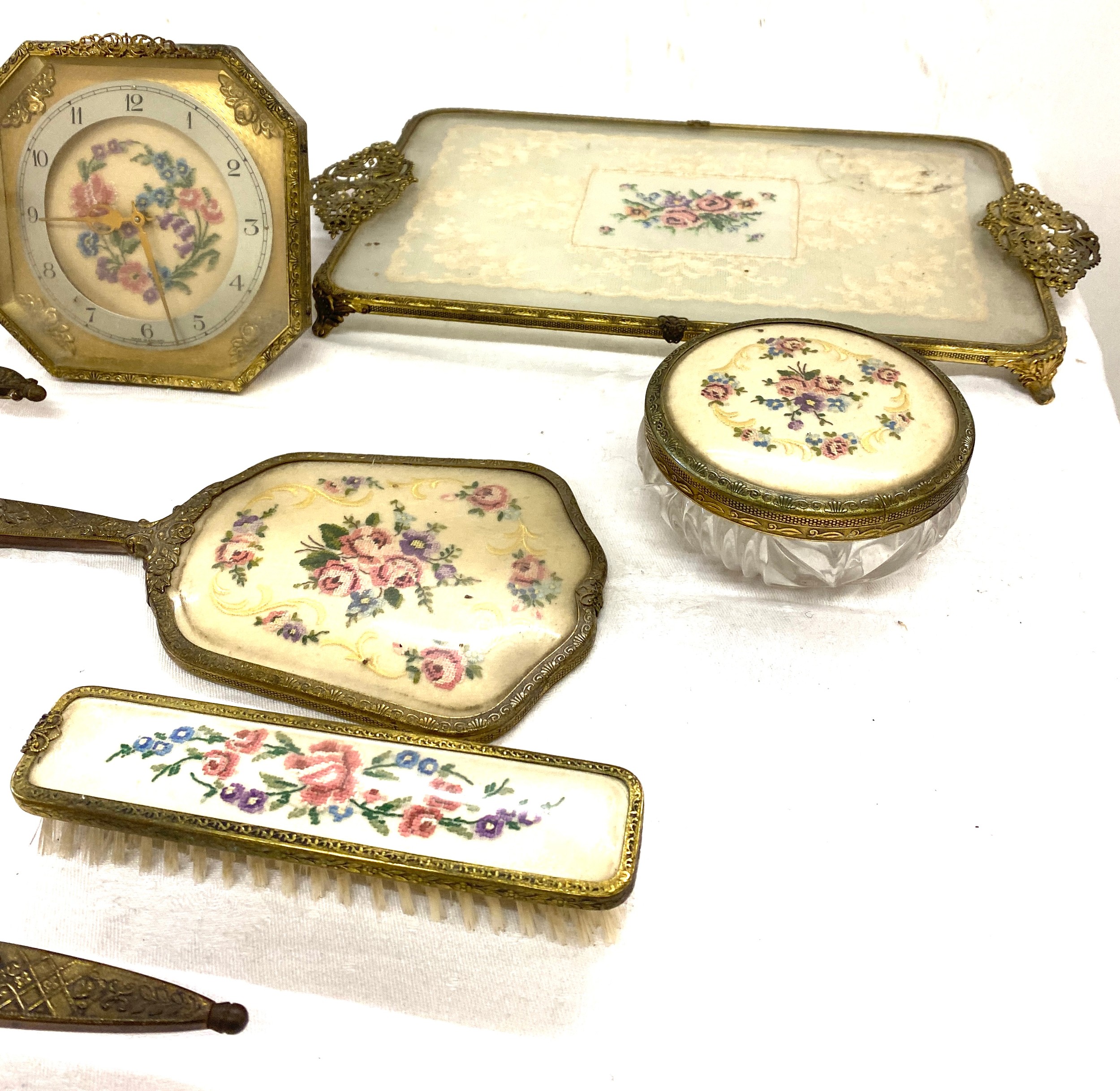 Vintage dressing table set with clock, brushes, tray etc - Image 2 of 5