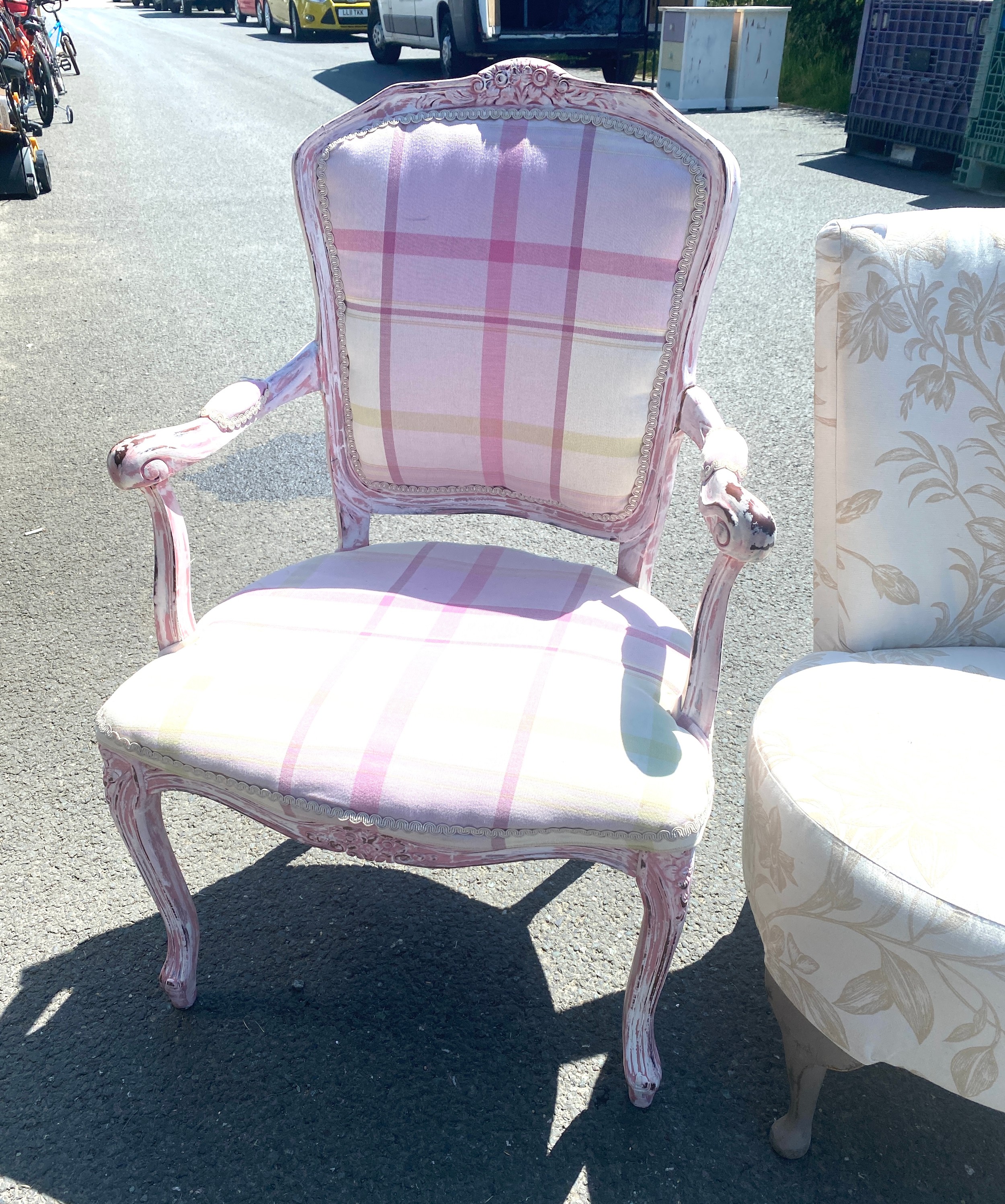 2 fabric covered bedroom chairs - Image 2 of 3