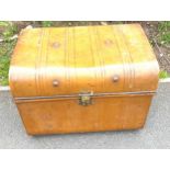 Vintage metal travel trunk, approximate measurements: Height 19.5 inches, Width 25 inches, Depth