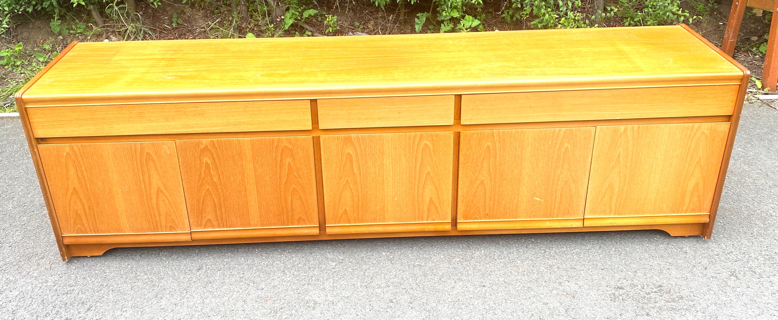 Retro teak sideboard, approximate measurements: Height 23.5 inches, Length 82.5 inches, depth 18