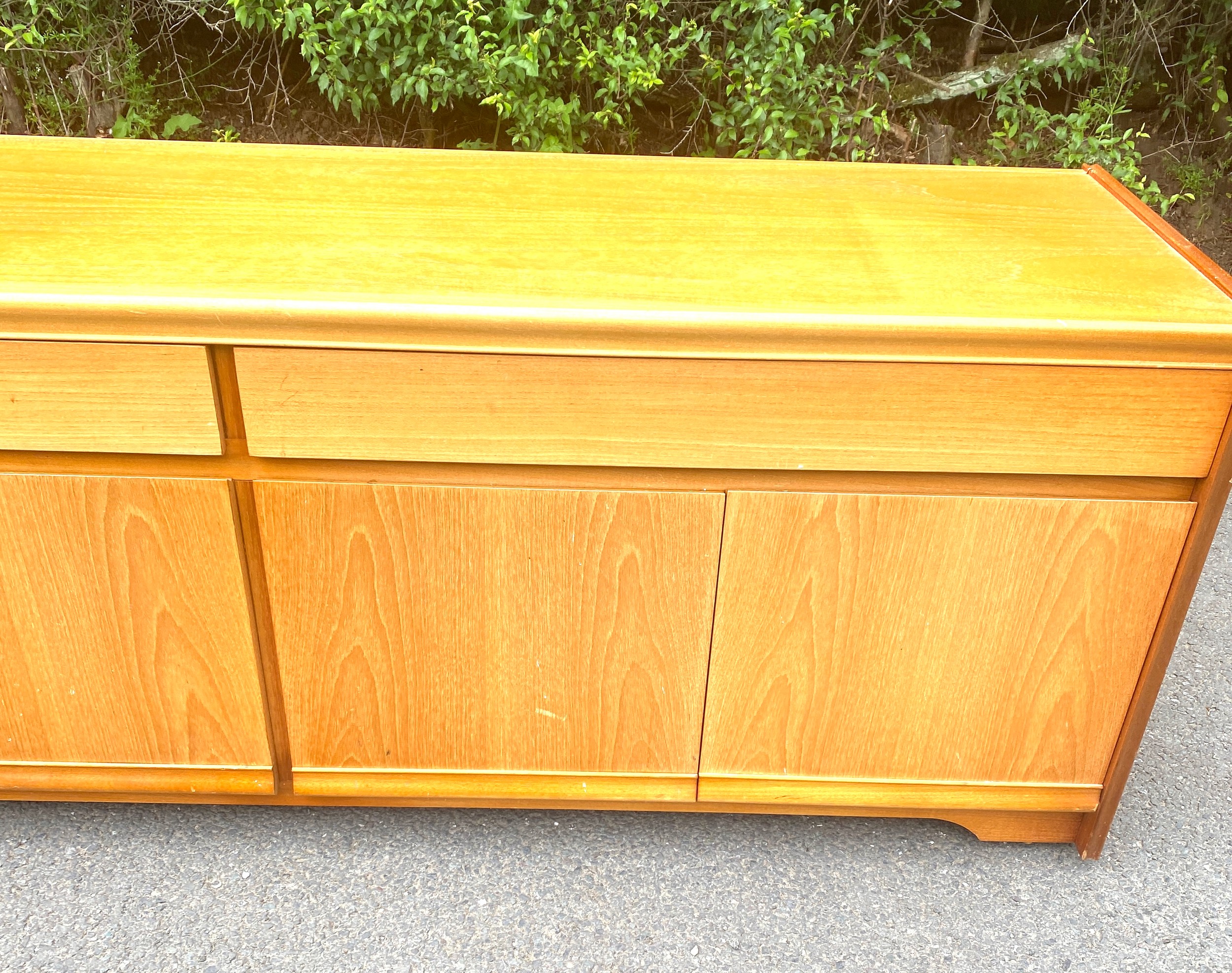 Retro teak sideboard, approximate measurements: Height 23.5 inches, Length 82.5 inches, depth 18 - Image 2 of 4