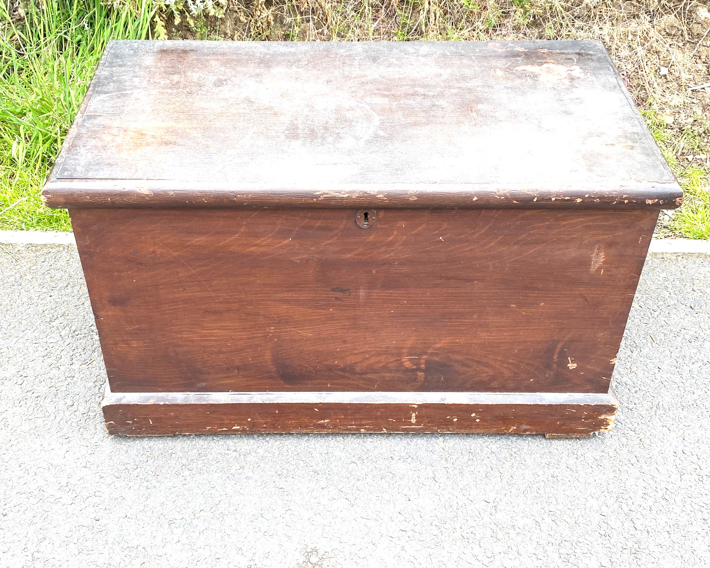 Vintage pine blanket box, approximate measurements: Height 19 inches, Width 31.5 inches, Depth 16. - Image 3 of 3