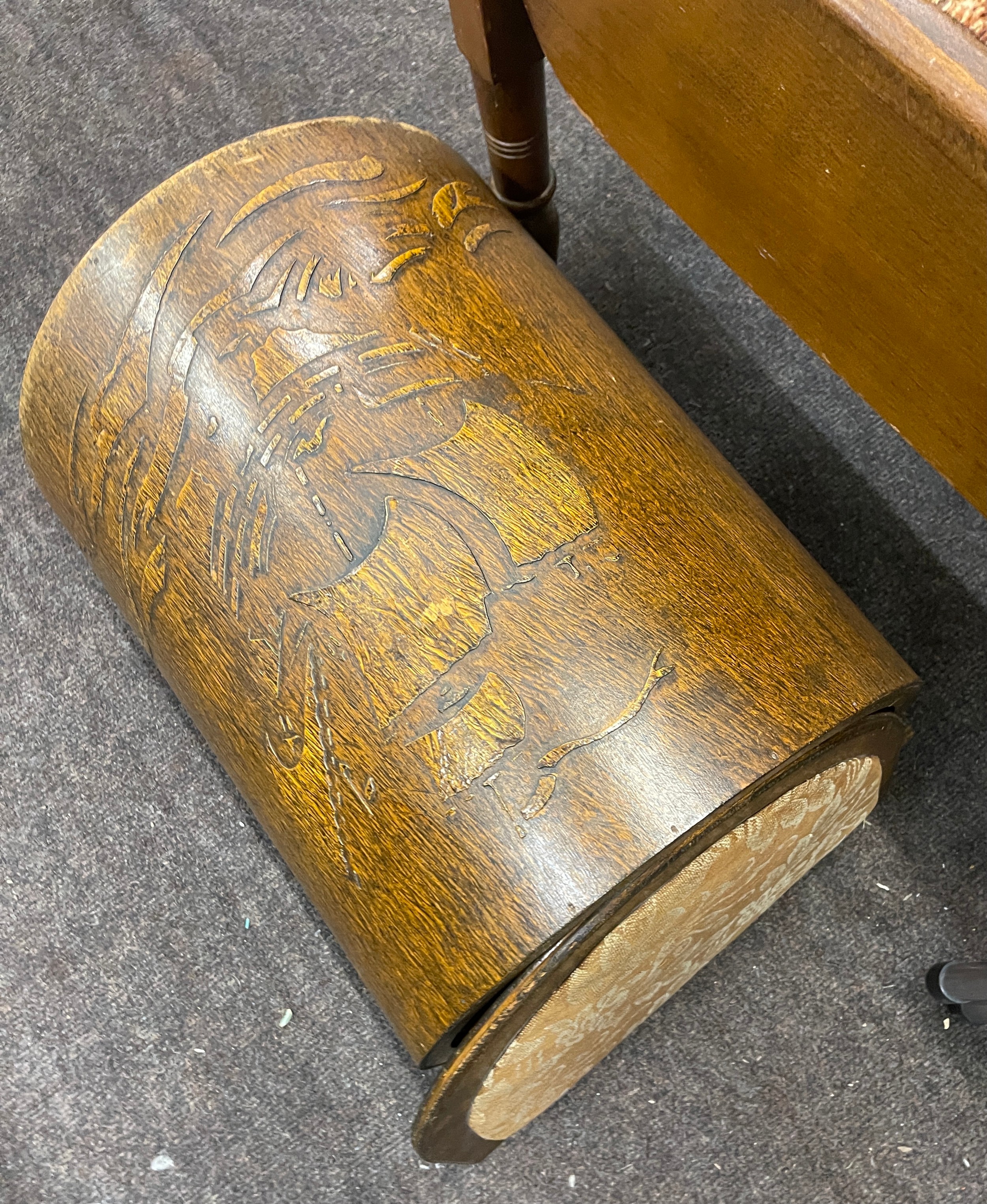 Vintage commode and carved linen box - Image 2 of 4