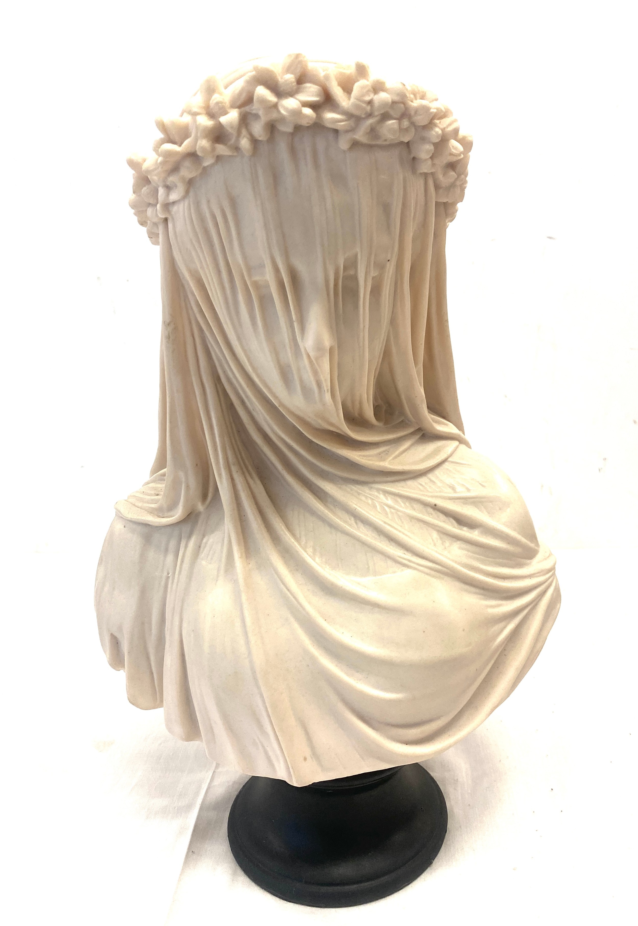 A vintage Frilli Firenze Italy lady with veil bust on plinth, overall height 14 inches