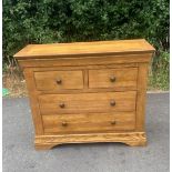 Oak two over two chest a draws 31 inches tall, 37.5 inches wide and 16.5 depth