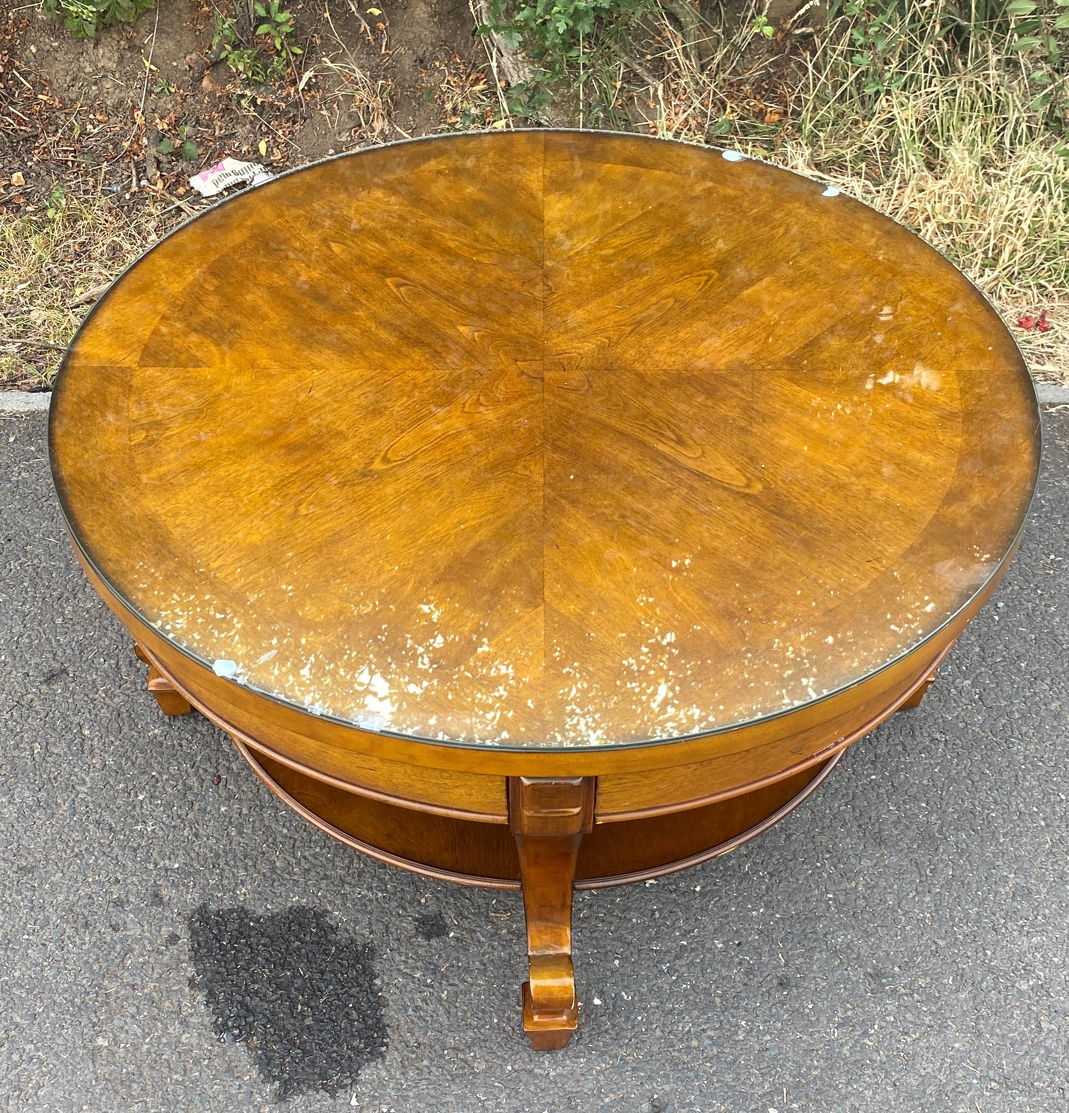 Circular wooden coffee table with glass cover, diameter 36 inches, Height 19 inches - Image 2 of 4