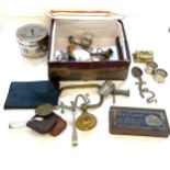 Small box of collectable items