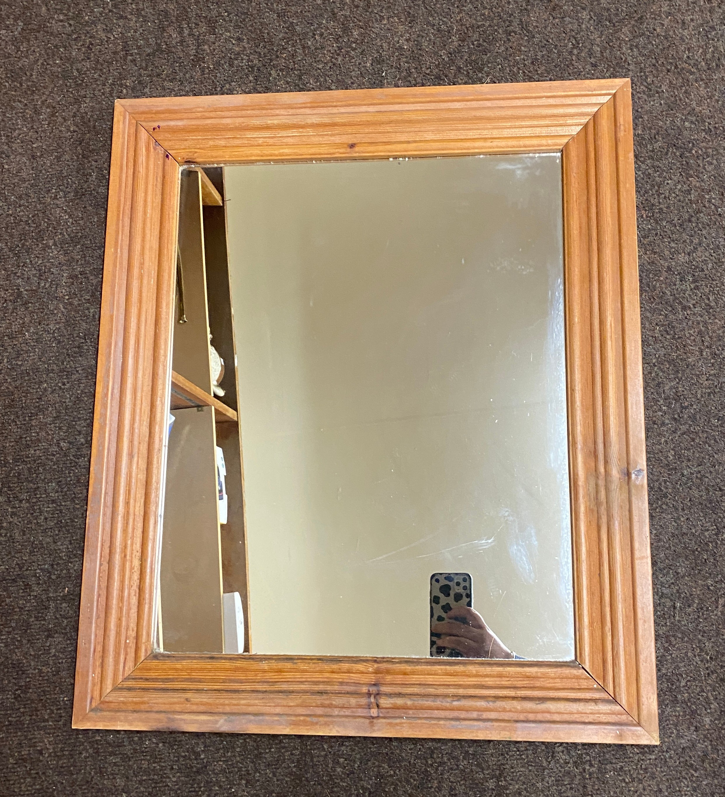 Pine framed mirror measures 25 inches by 21 inches - Image 3 of 3