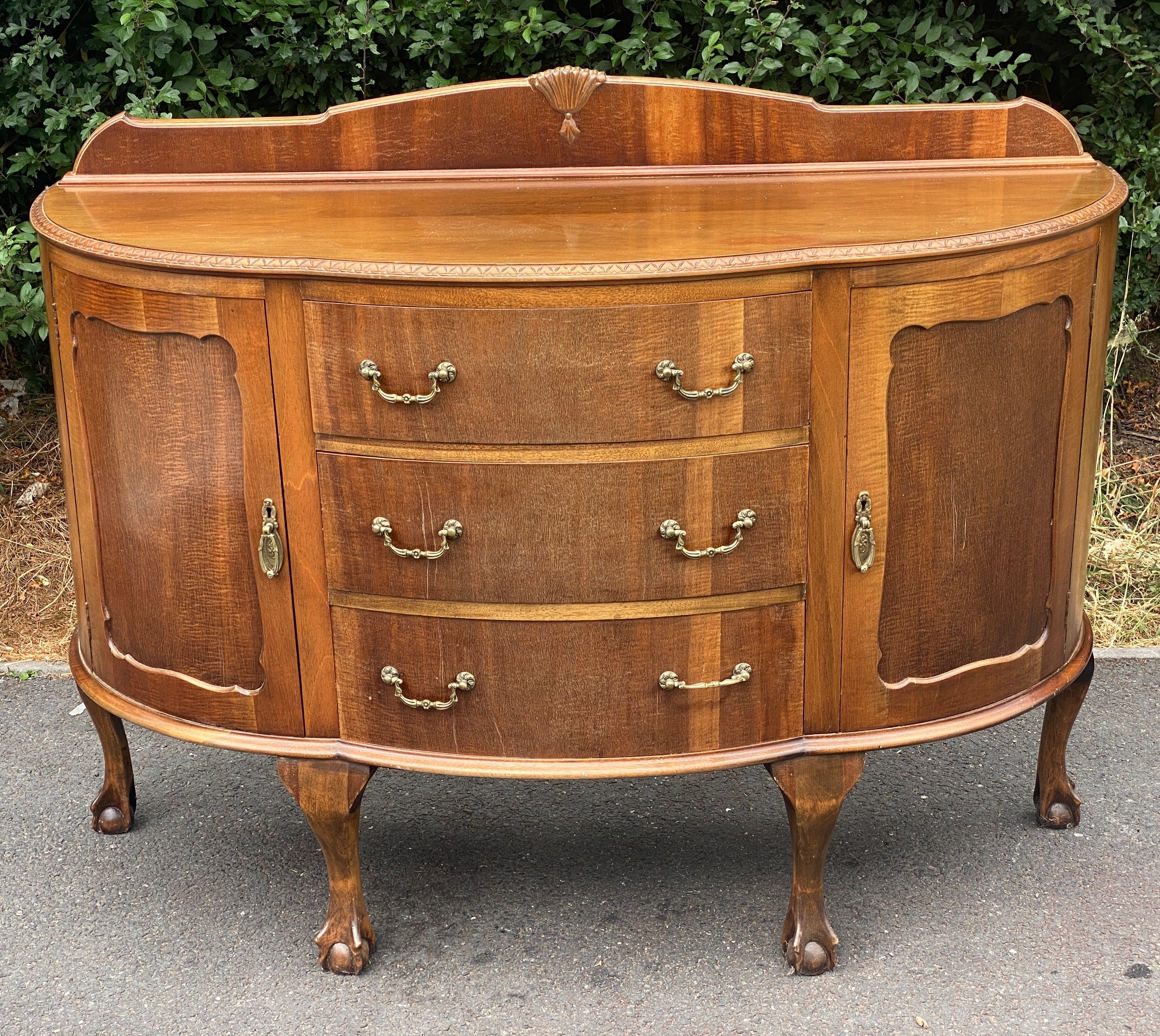 Vintage two door three drawer ball and claw sideboard with key measures approx 41.5 inches high by