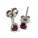 9ct white gold ruby stud earrings (0.8g)