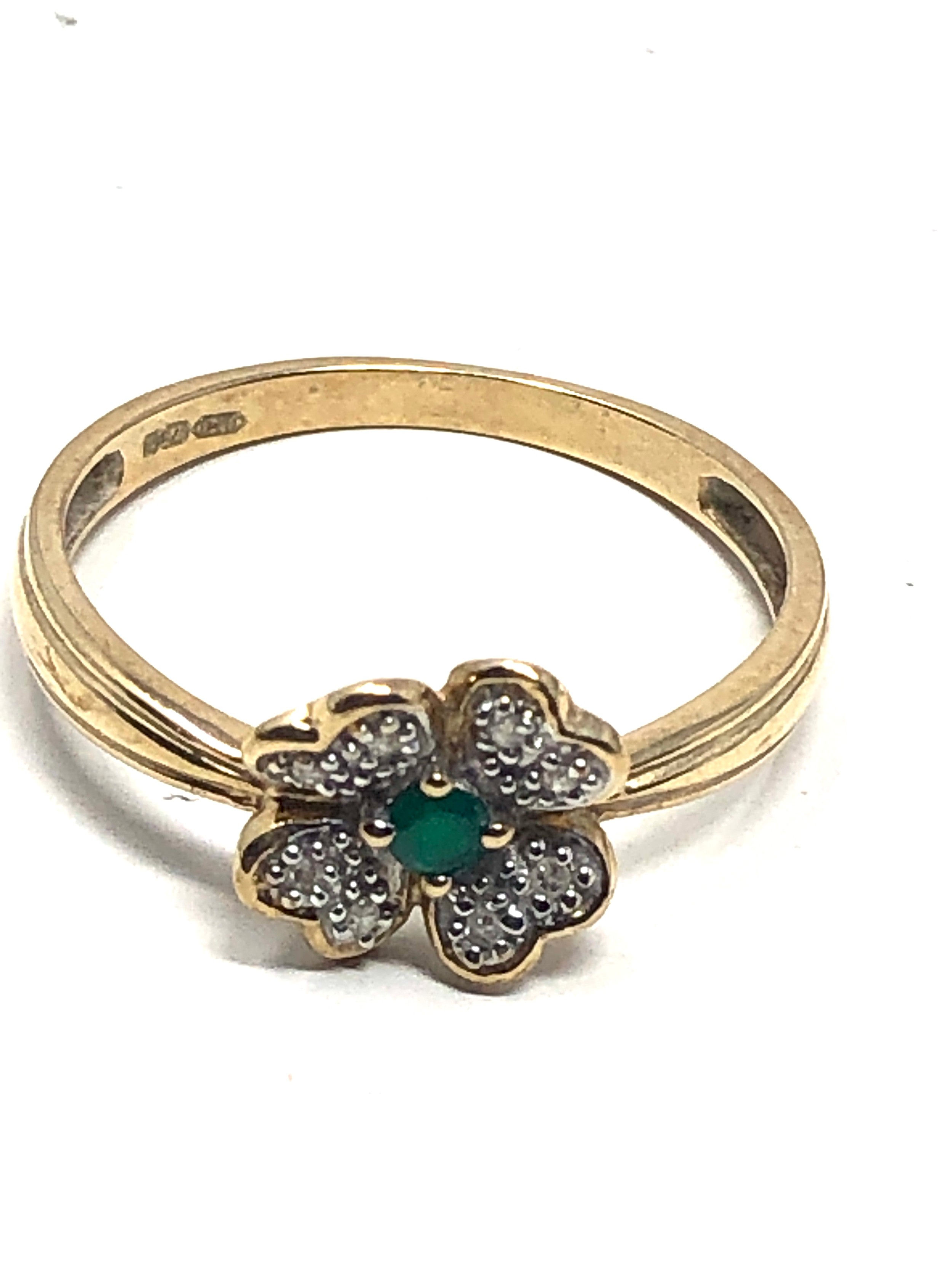 9ct gold chrysoprase & diamond ring (1.5g)