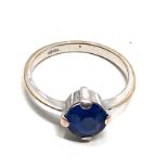 9ct white gold blue garnet topped doublet solitaring (2.5g)