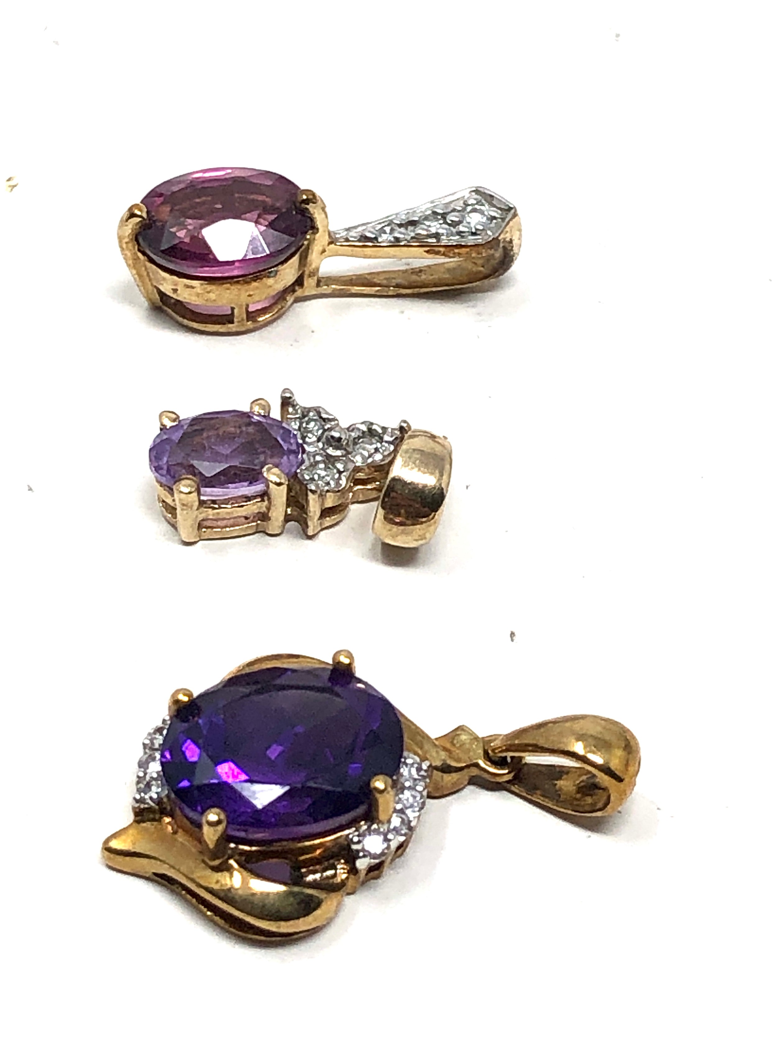 3 x 9ct gold gemstone & diamond pendants inc. amethyst & garnet (2.9g) - Bild 2 aus 3