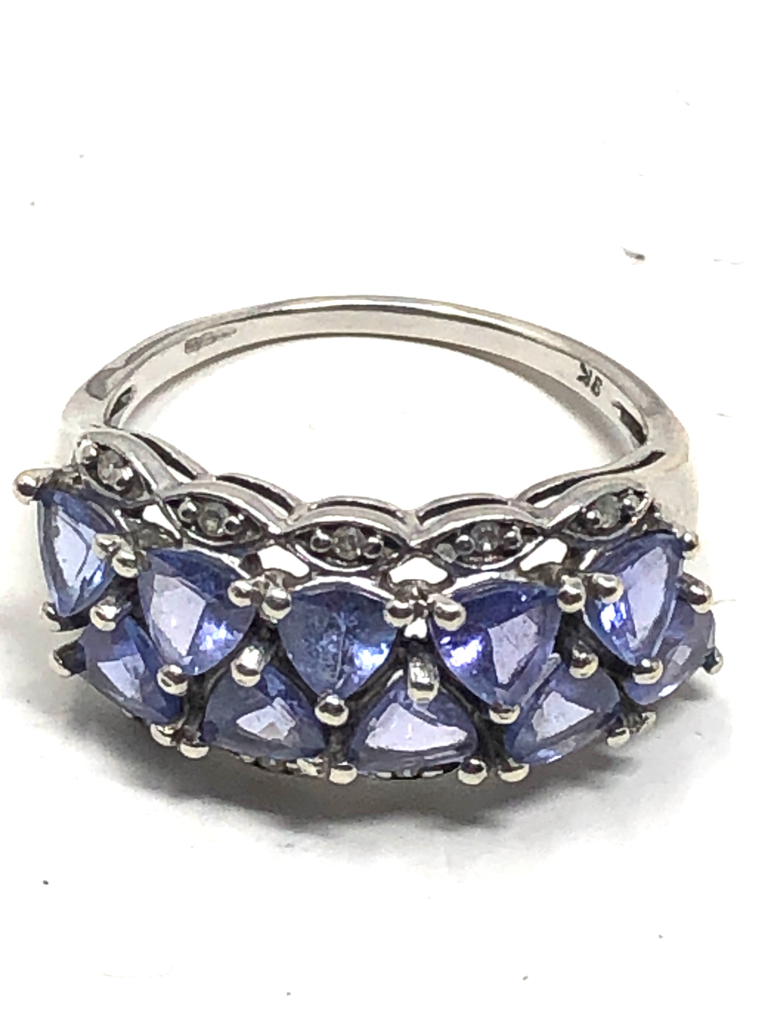 9ct white gold tanzanite & diamond cluster ring (3.7g)