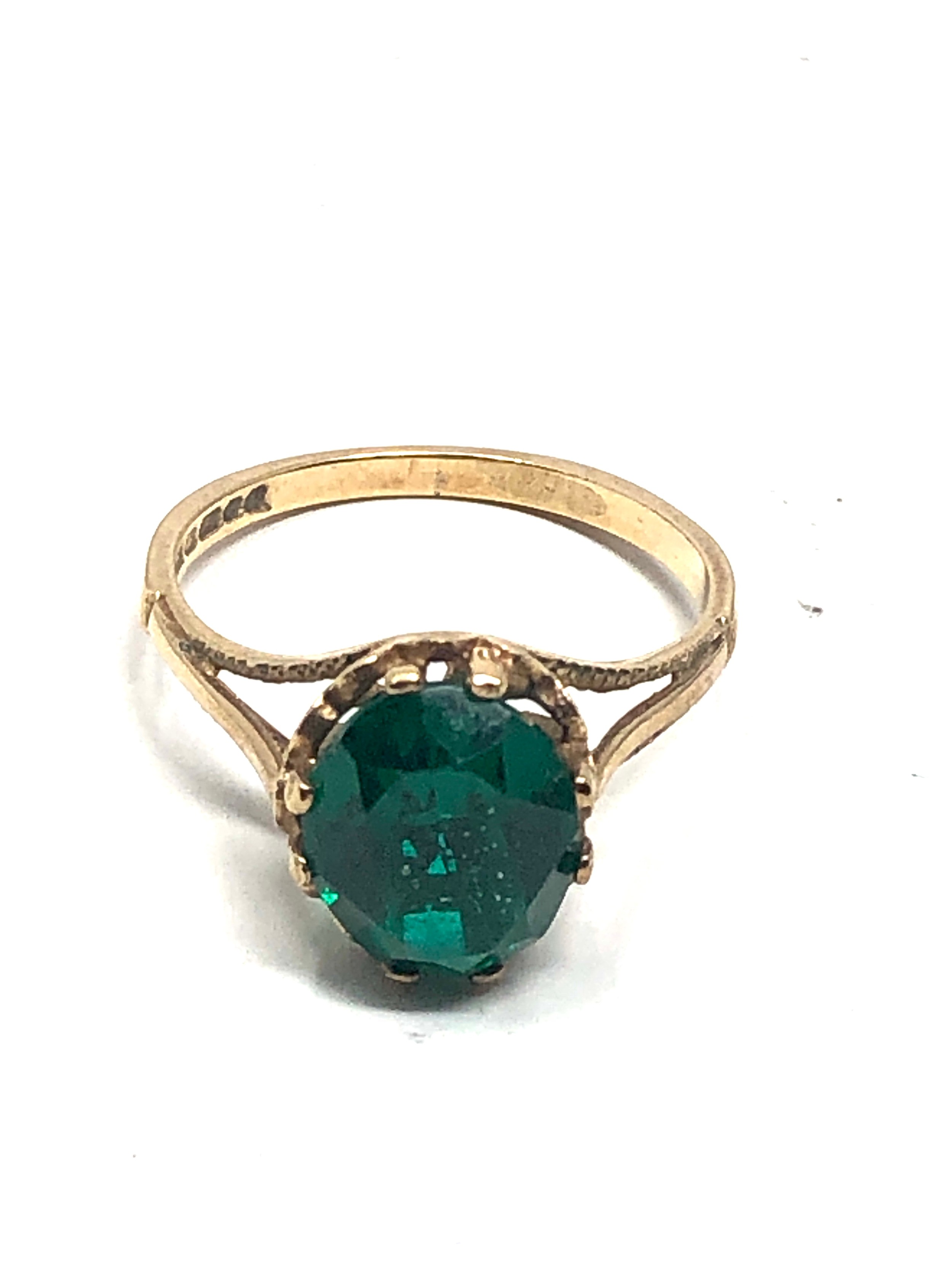 9ct gold vintage green paste ring (2.1g)