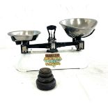 Set vintage kitchen scales and weights - Leicester Scale Co Ltd