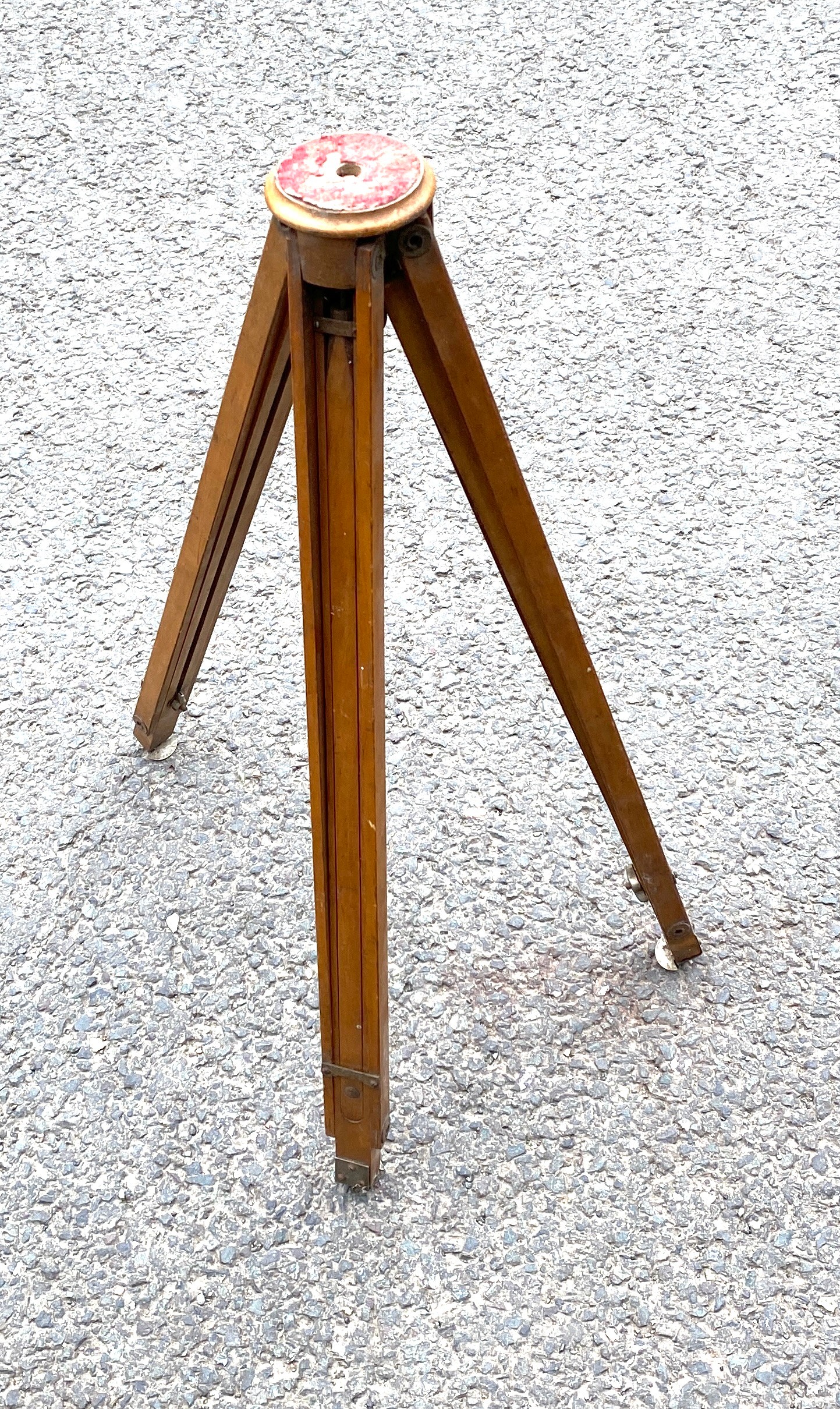 Vintage wooden adjustable height tripod, together with vintage camera equipment - Image 4 of 6