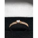 9ct rose gold diamond ring weight 2.1g