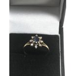 9ct gold diamond & sapphire cluster ring (2.1g)