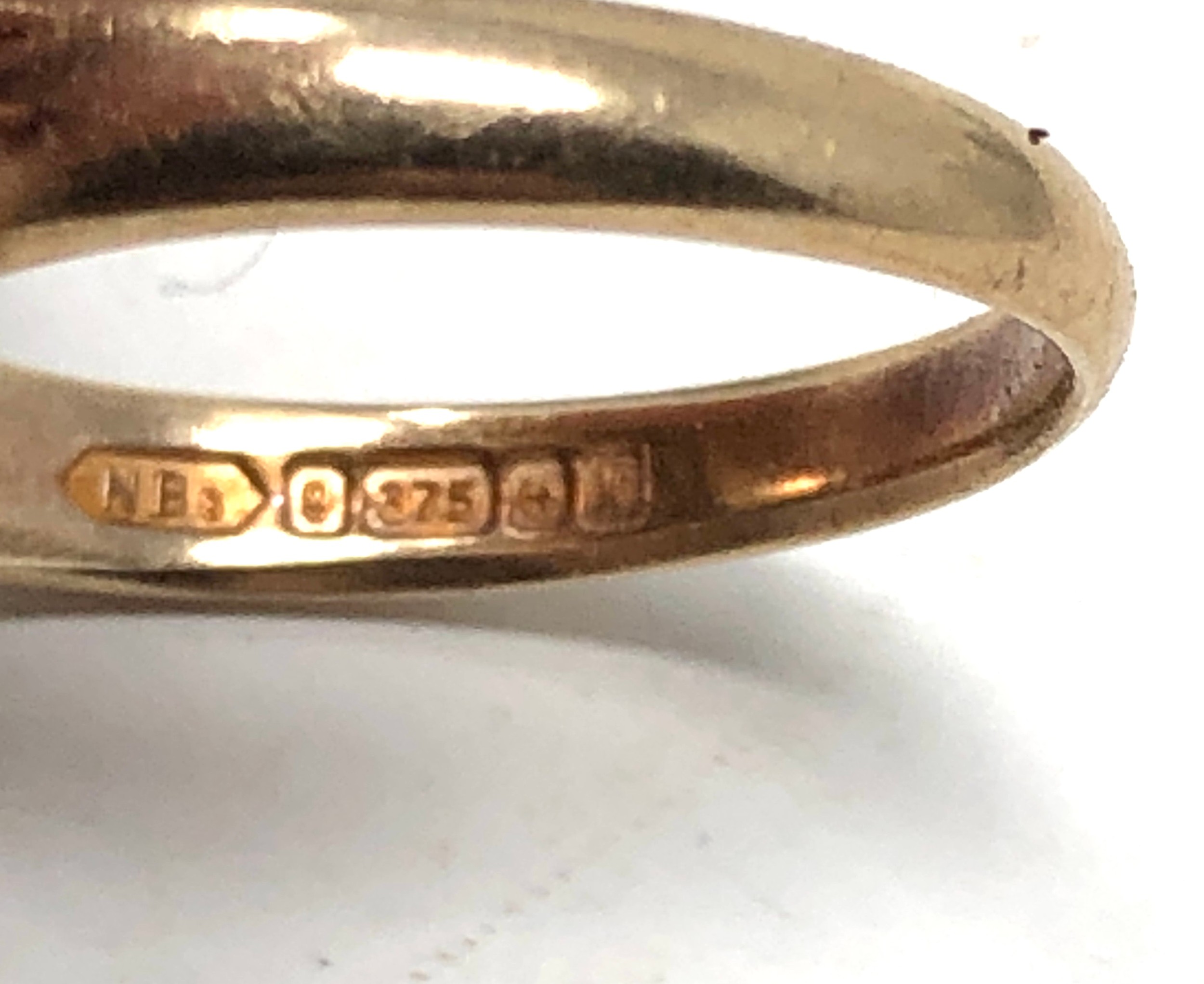 Vintage 9ct gold garnet ring birmingham gold hallmarks weight 3.8g - Image 5 of 5