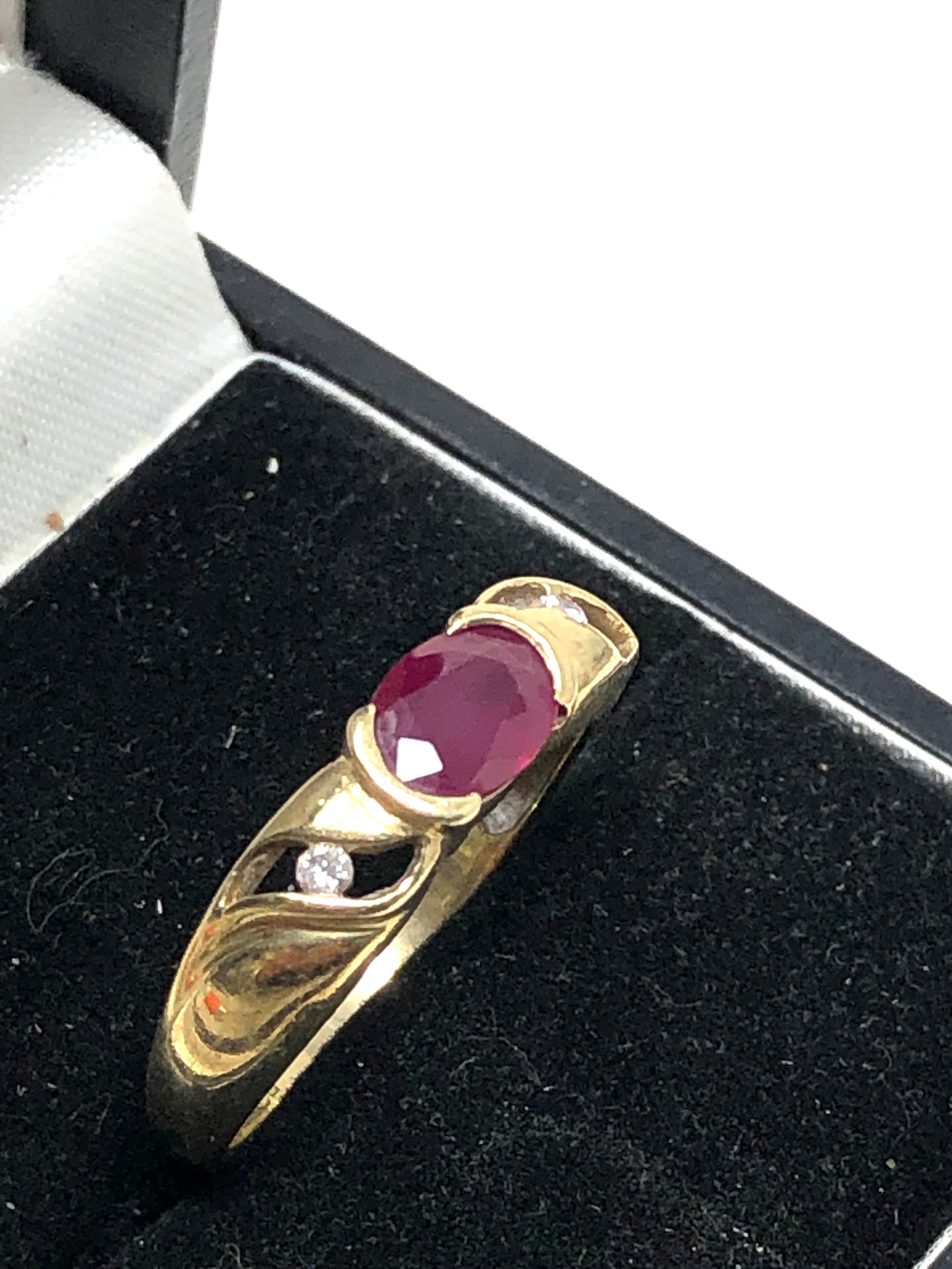 9ct gold ruby & diamond ring weight 2.4g - Image 2 of 4