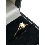 9ct gold moonstone ring weight 1.1