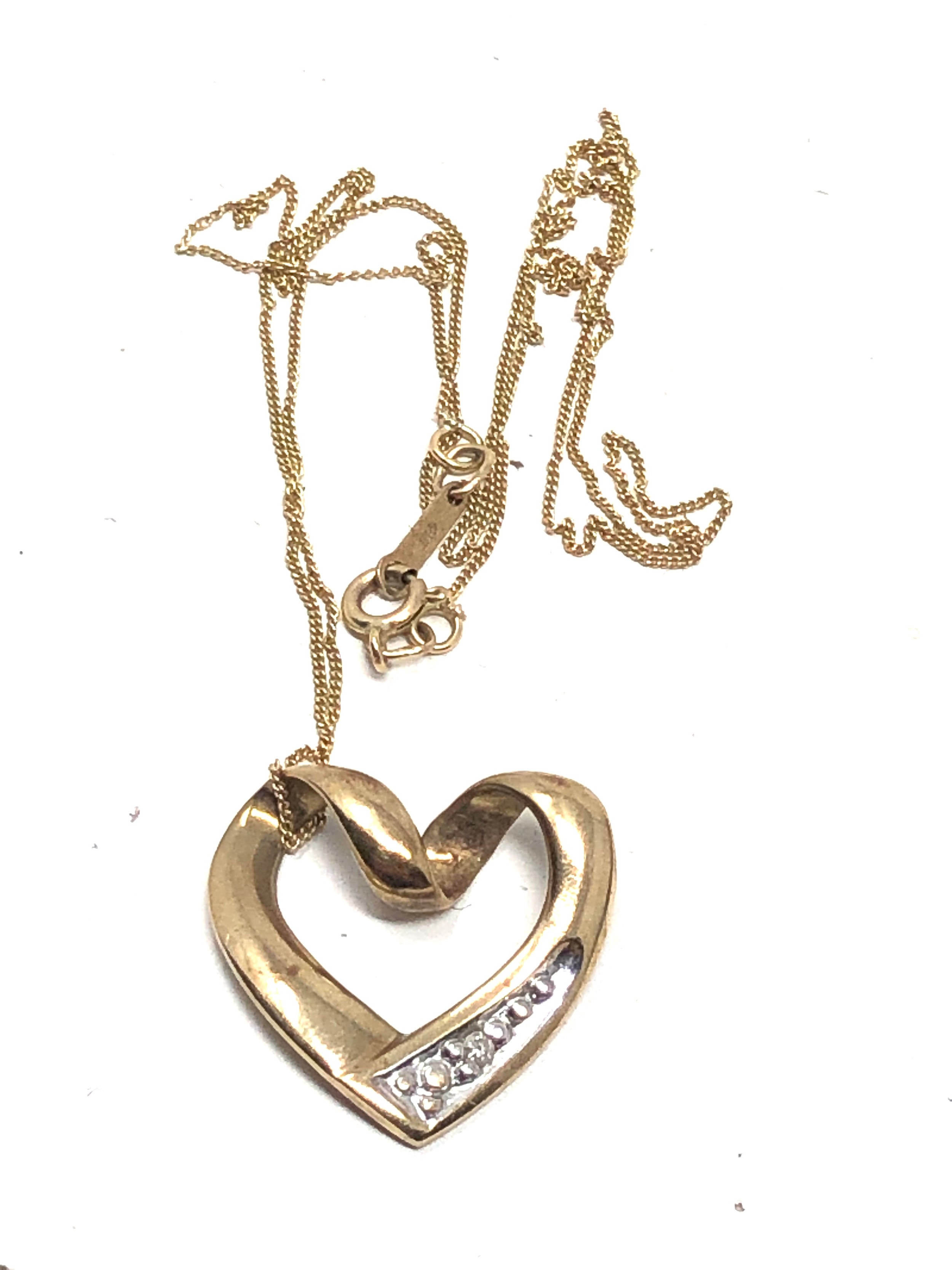 9ct gold diamond heart pendant necklace weight 2.5g