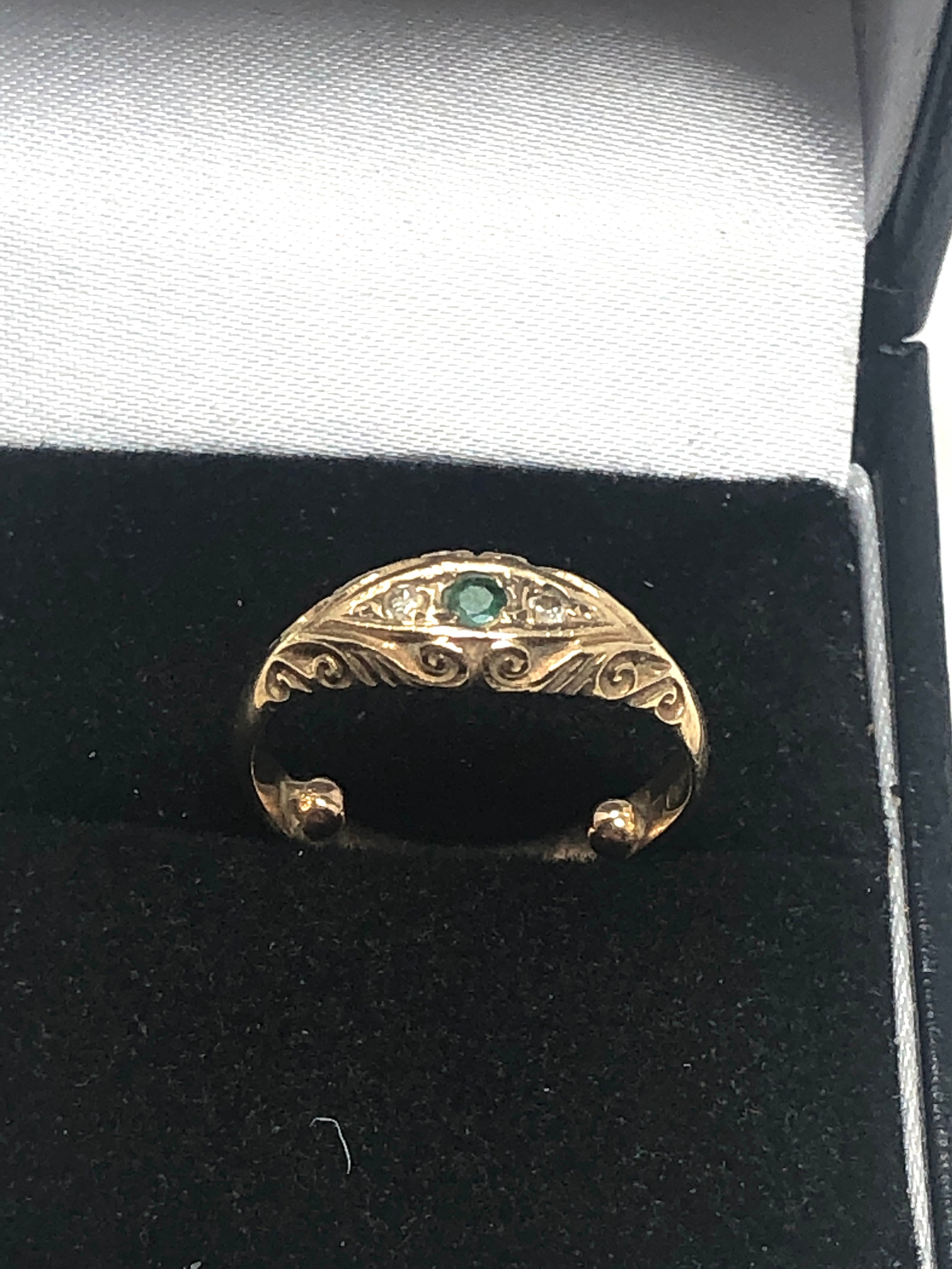 9ct gold vintage emerald & diamond dress ring (2.3g)