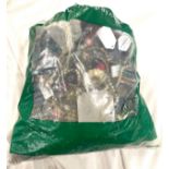 10kg of unsorted costume jewellery inc. Bangles, Necklaces, Rings, Earrings.