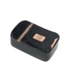 Antique georgian tortoiseshell & gold mounted snuff box measures approx 5.1cm by 3.2cm and 1.6cm