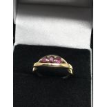 9ct gold tourmaline three stone dress ring (2.9g)