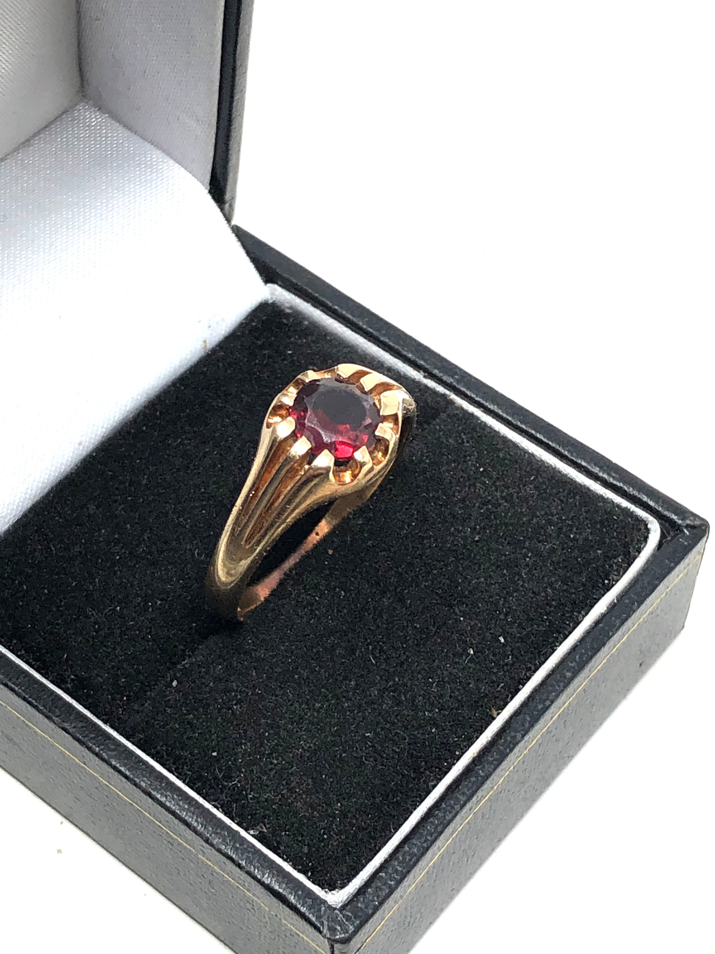 Vintage 9ct gold garnet ring birmingham gold hallmarks weight 3.8g - Image 2 of 5