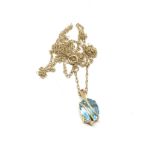 9ct gold topaz pendant necklace weight 1.8g