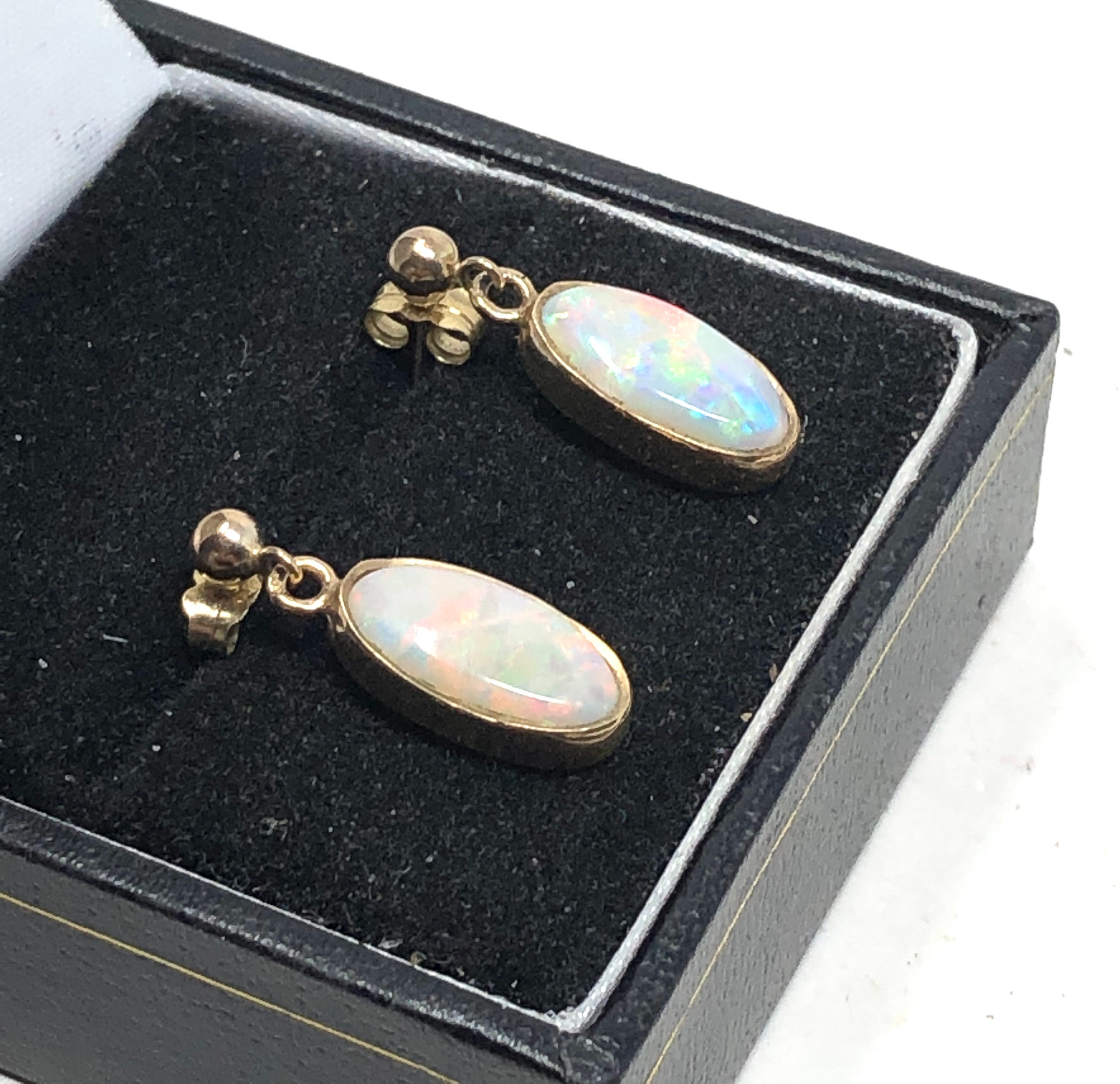 Fine 9ct gold opal earrings measure approx 1.9cm drop by 6.5cm wide opals measure approx 12mm by 6mm - Image 2 of 5