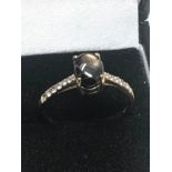 9ct Gold Star Sapphire & White Sapphire Ring (2g)