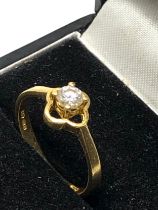 Fine hallmarked 850 & 750 18ct gold diamond ring set with central diamond weight 2.5g