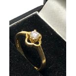 Fine hallmarked 850 & 750 18ct gold diamond ring set with central diamond weight 2.5g