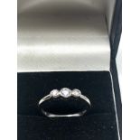 18ct white gold diamond ring set with 3 diamonds 0.25ct weight 2.9g