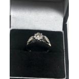 18ct White Gold Diamond Solitaire Ring (3g)