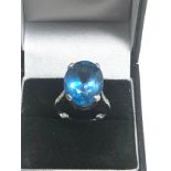 9ct White Gold Diamond & Topaz Cocktail Ring (7.6g)