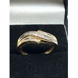 10ct gold diamond ring 3 sections of diamonds weight 2.6g