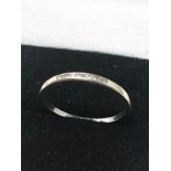 9ct Gold Diamond Fronted Band Ring (1.1g)