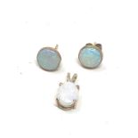 2 X 9ct Gold Opal Pendant & Paired Stud Earrings (1.5g)