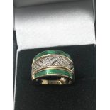 9ct Gold Diamond & Enamel Band Ring (5.6g)