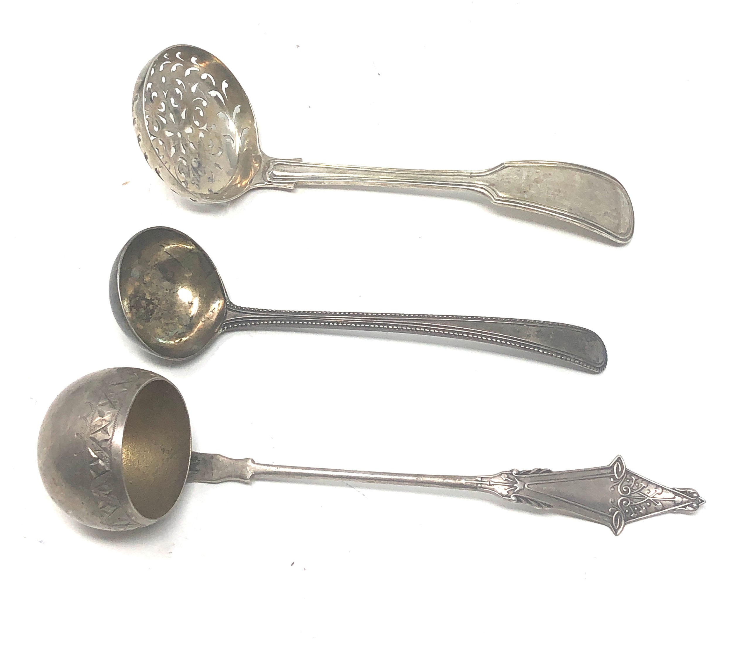 3 antique silver spoons inc ladles & sifter spoons - Bild 2 aus 3