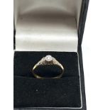 18ct gold diamond ring set with weight 2g