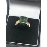 9ct Gold Green Tourmaline Cocktail Ring (4.2g)