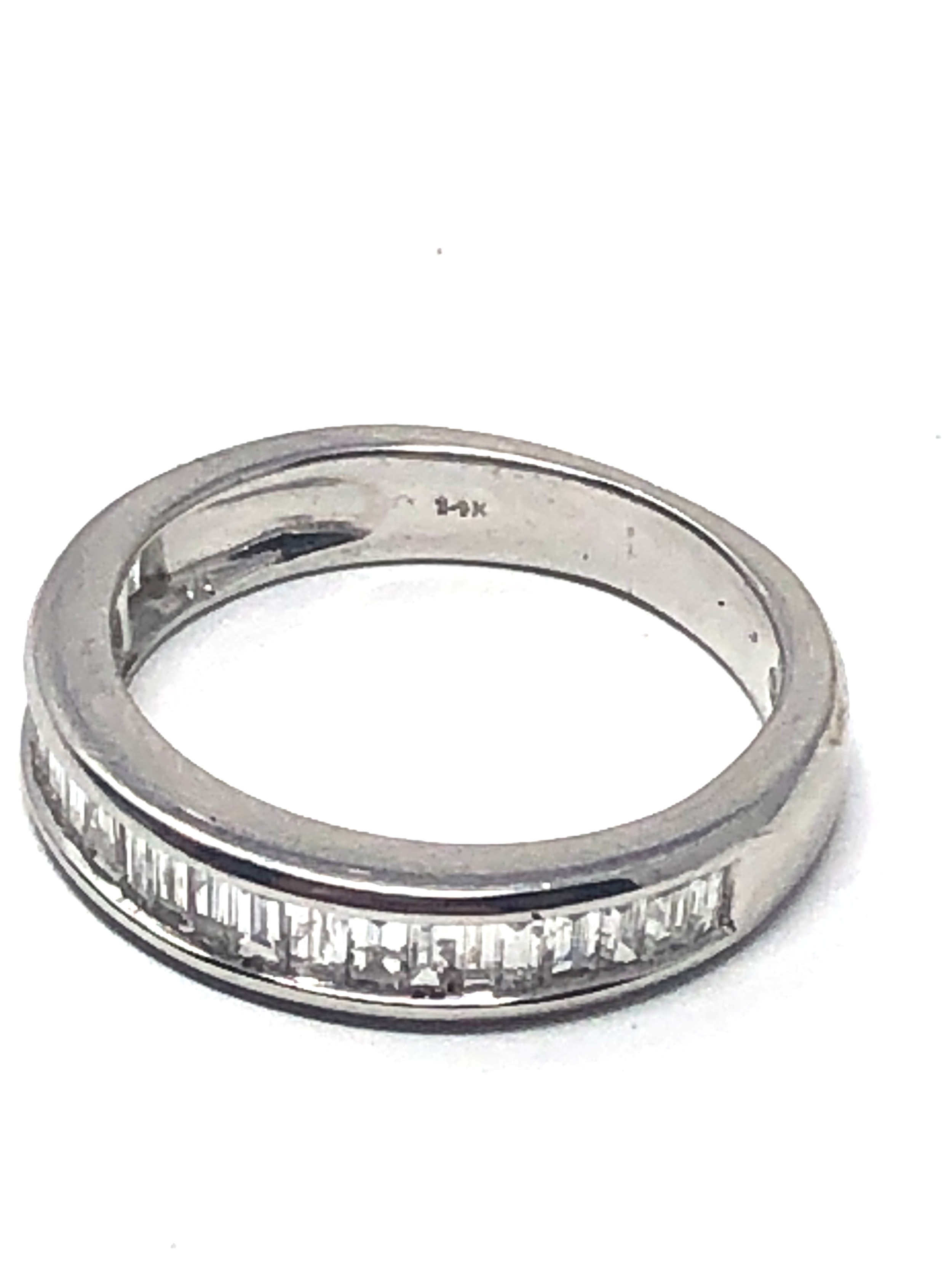 Fine 14ct white gold diamond half eternity ring weight 2.9g - Bild 5 aus 6