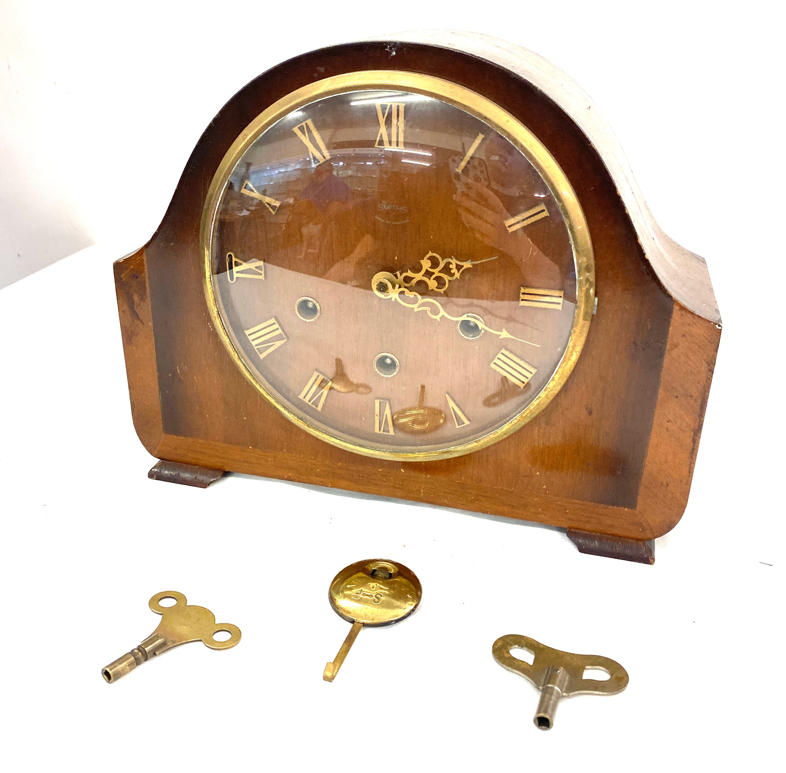 Smiths 3 Key hole mantle clock, with key and pendulum , untested